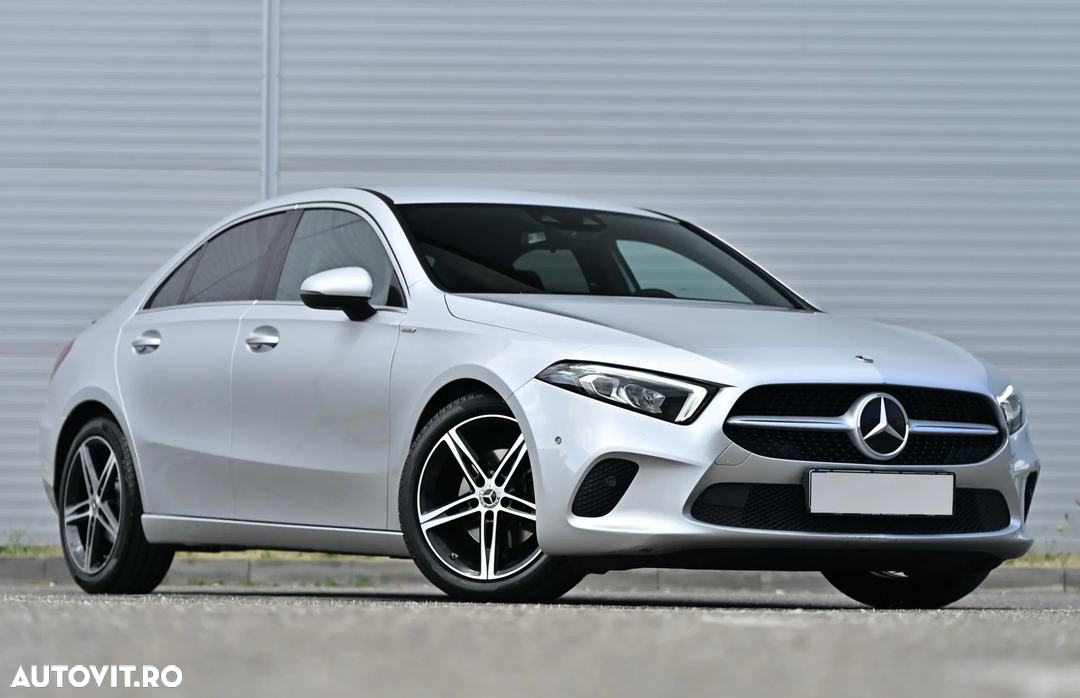 Poza 5 Mercedes-Benz A 200 d Sedan Edition 2021