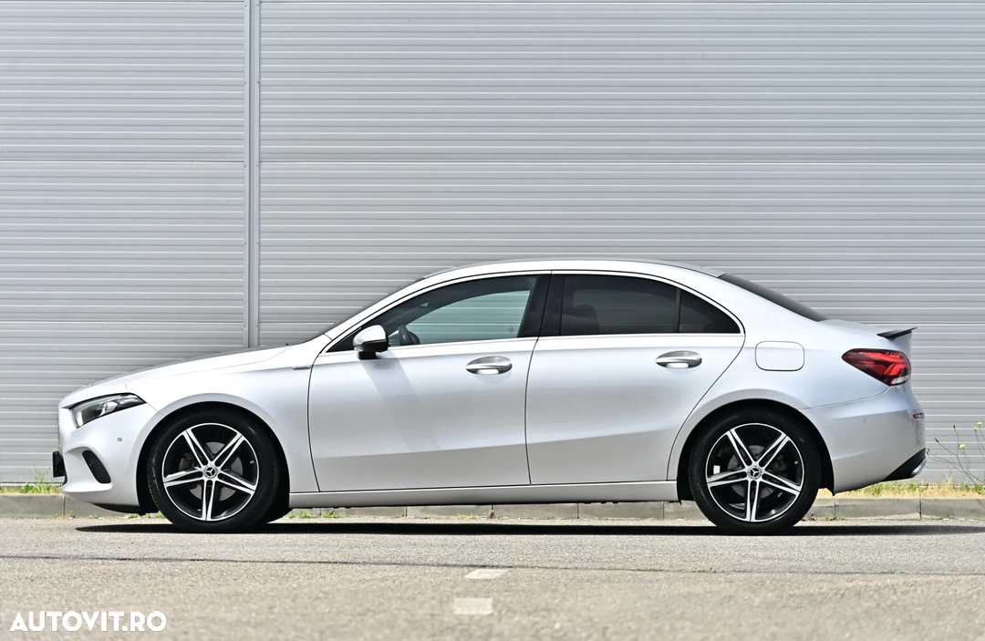Poza 9 Mercedes-Benz A 200 d Sedan Edition 2021