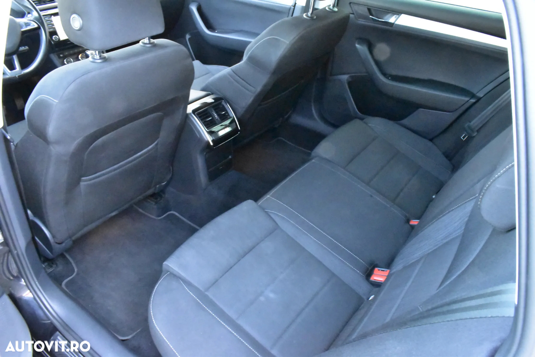 Poza 3 Skoda Superb 2.0 TDI DSG Style