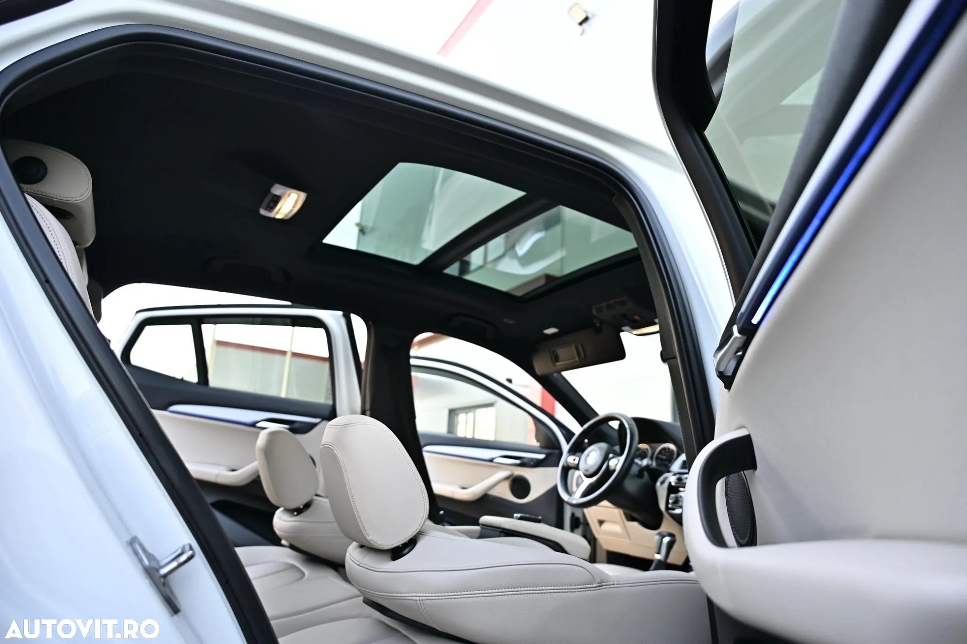 Poza 21 BMW X2 xDrive20i Automată
